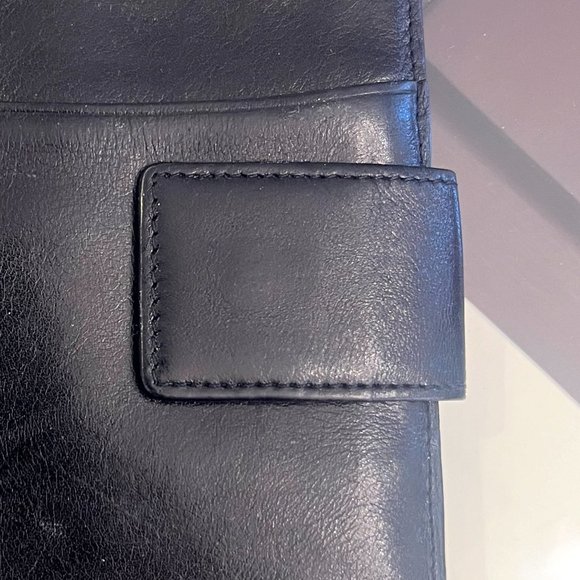 Holt Renfrew Brand Black Soft Genuine Soft Leather Passport Wallet! - Picture 5 of 10